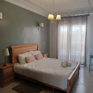 Appartement Grand Lumineux Avec Balcon & Parking Ideal Familles Et Pro, Casablanca