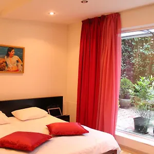 https://vake.alltbilisihotels.com